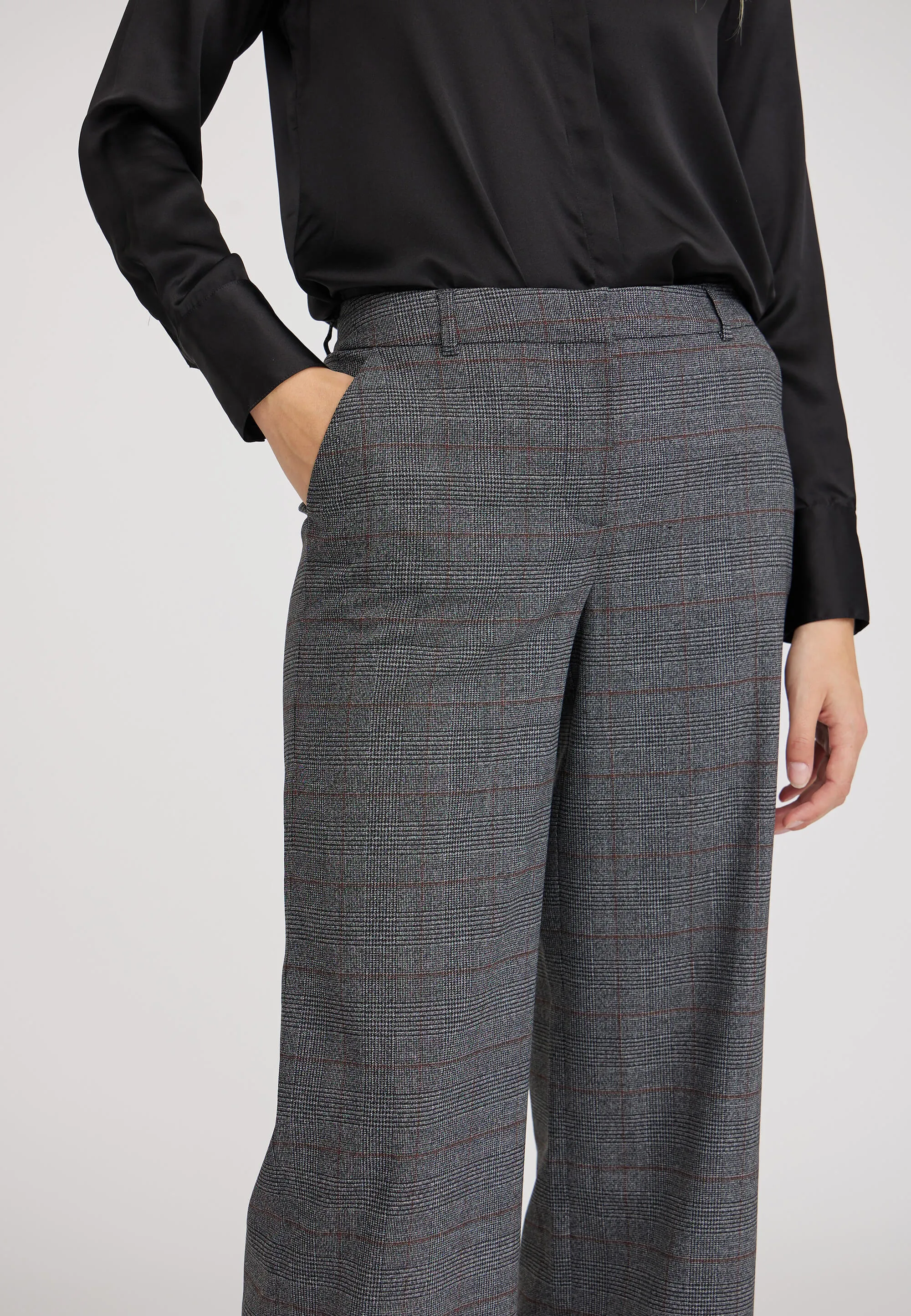 June Loose - Medium Length - Anthracite Tartan Check