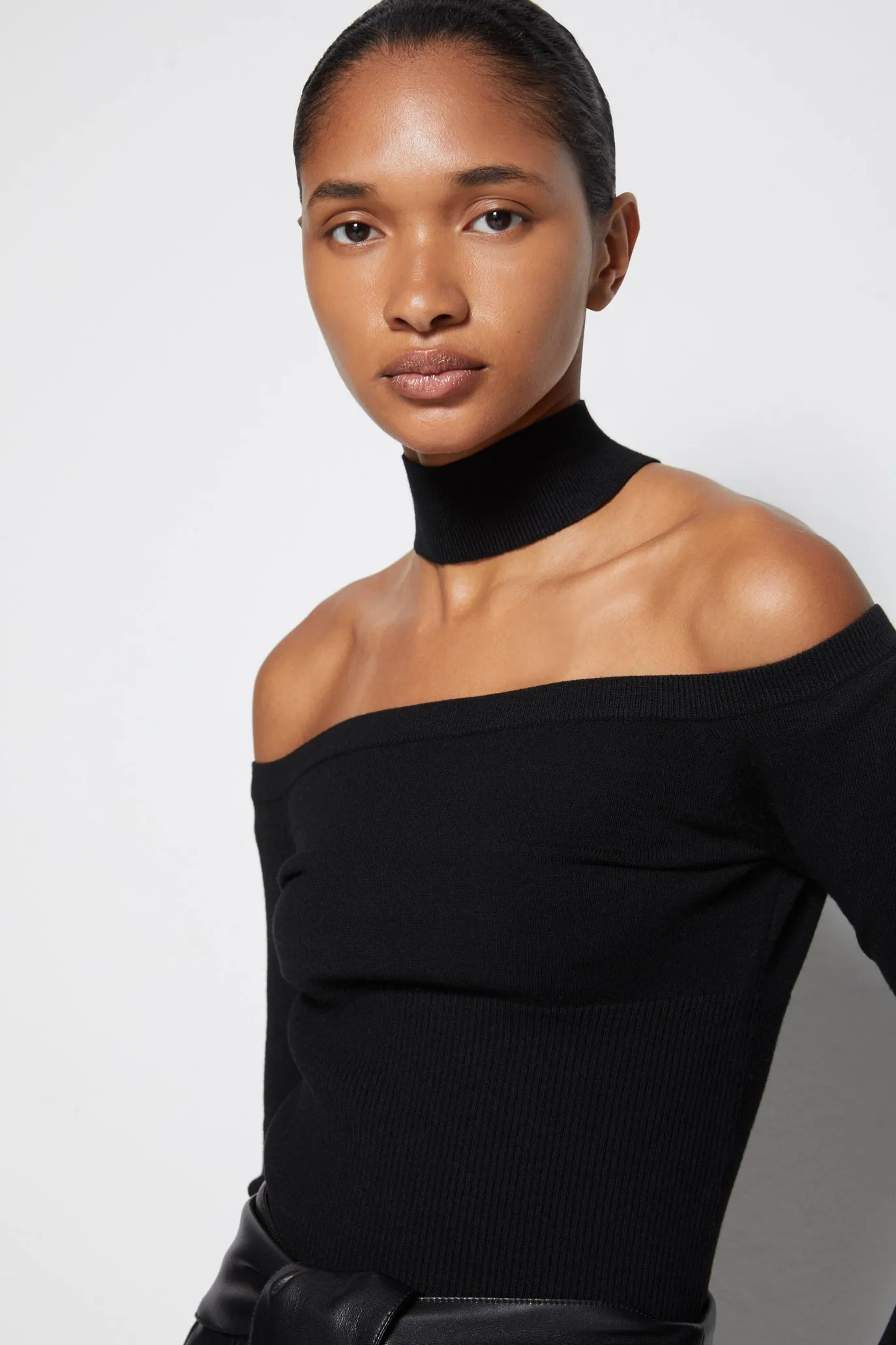 Signature Lila Cold Shoulder Pullover