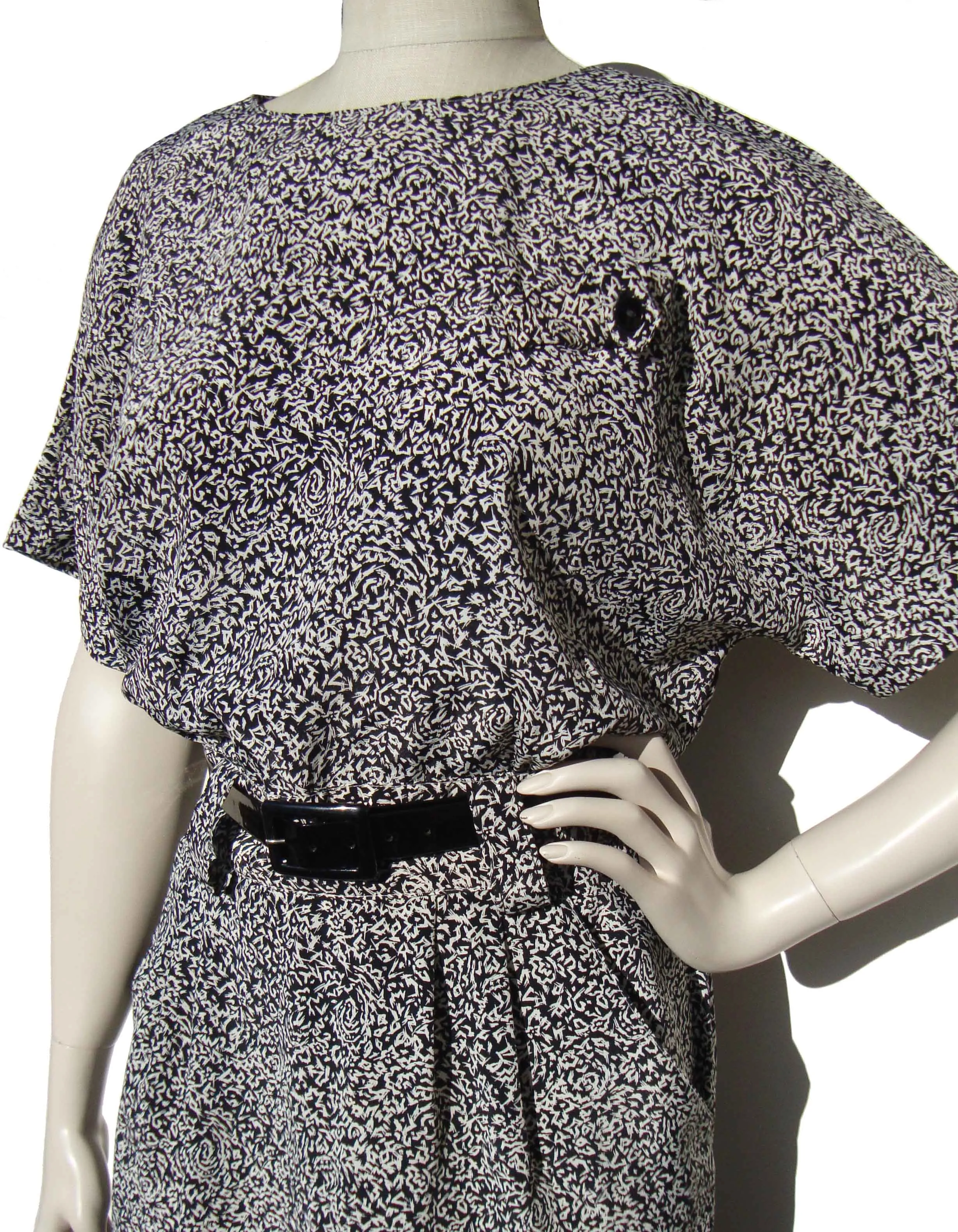 Vintage 80s Dress Black & White Modernist Print M